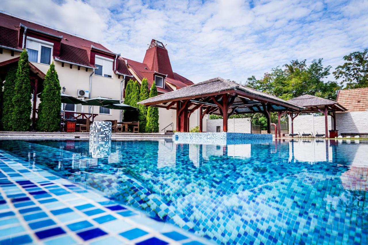 Liza Aqua & Conference Hotel Lajosmizse Luaran gambar