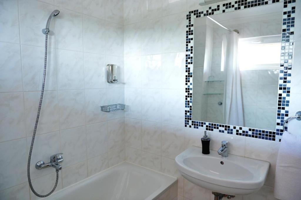 Liza Aqua & Conference Hotel Lajosmizse Luaran gambar