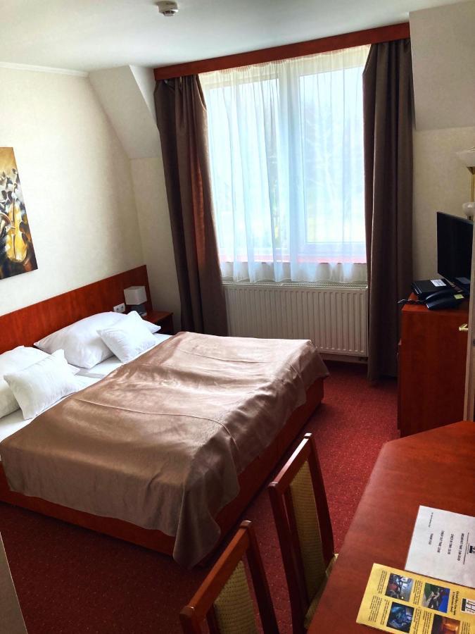 Liza Aqua & Conference Hotel Lajosmizse Luaran gambar